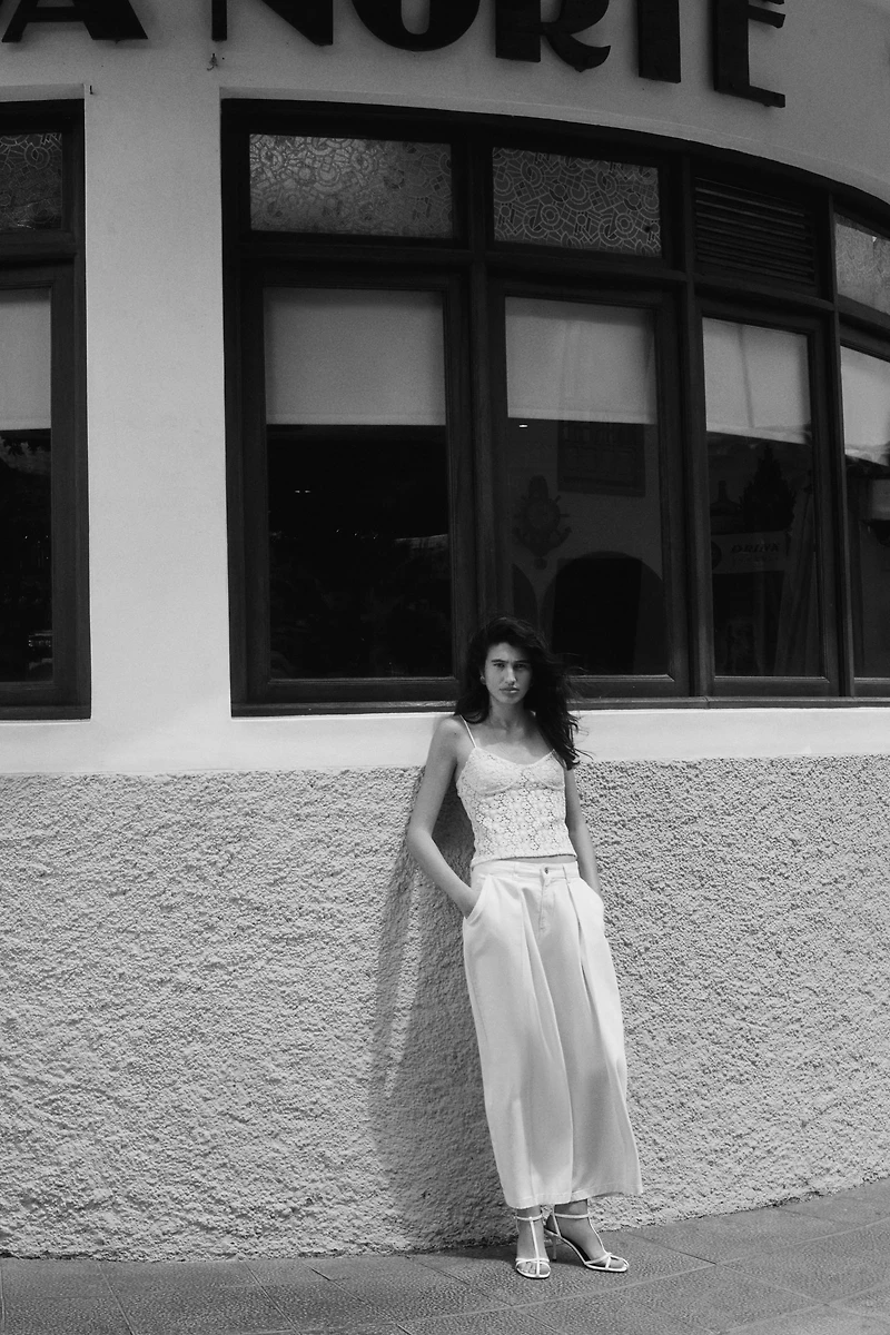 Haut d’aspect crochet avec bretelles fines