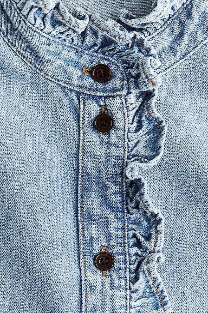 Chemise à volants en denim