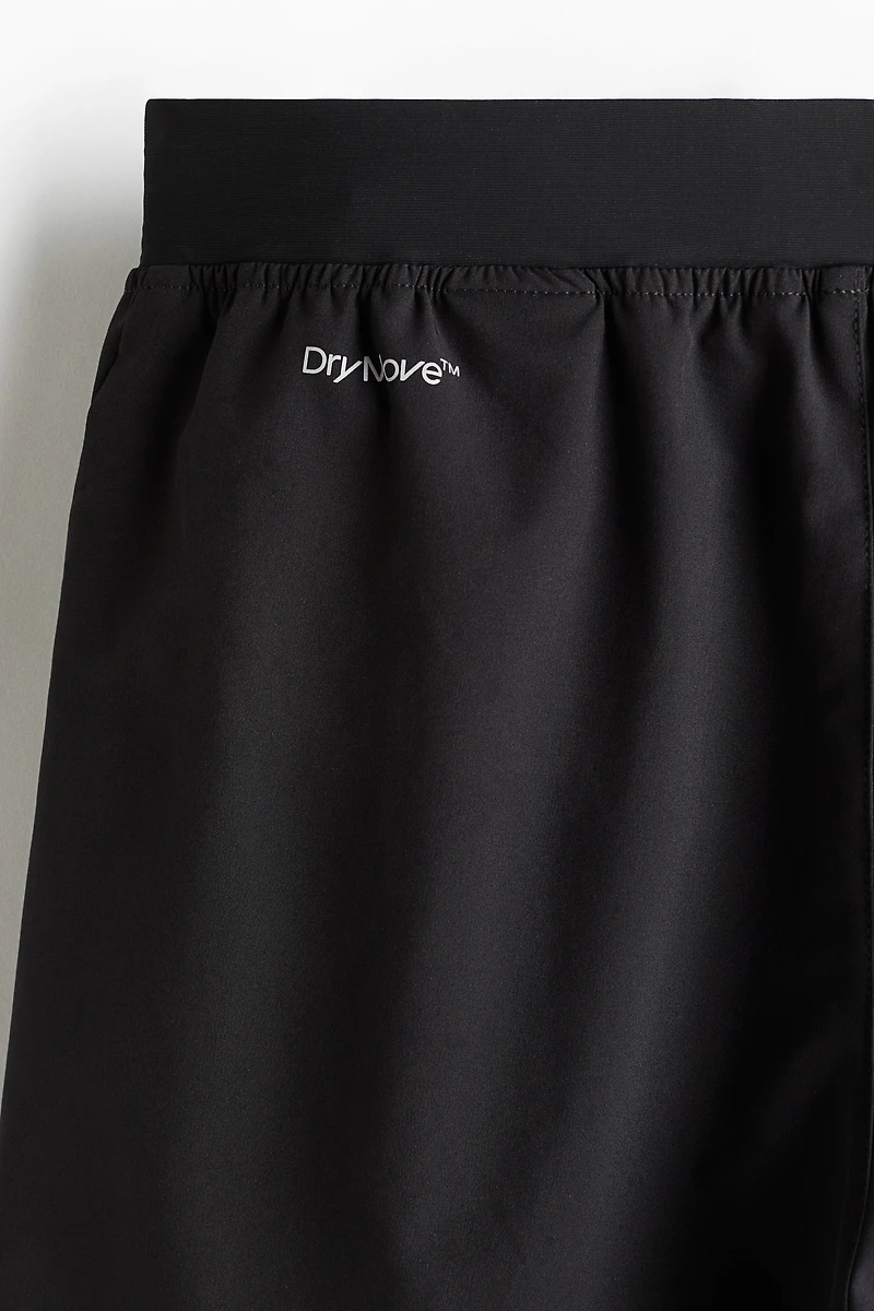 Mid-Length Sports Shorts with DryMove™