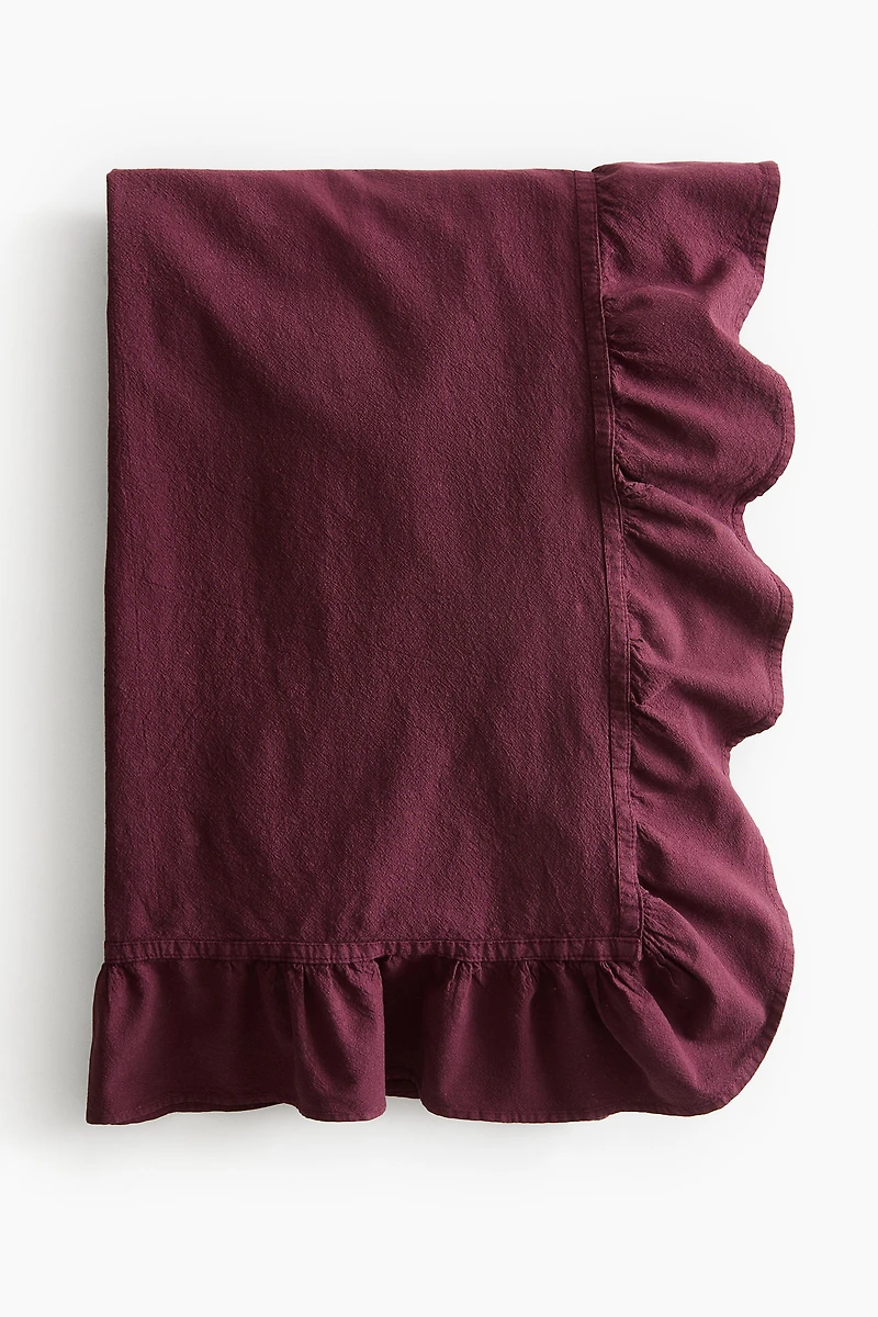 Ruffle-trimmed Tablecloth