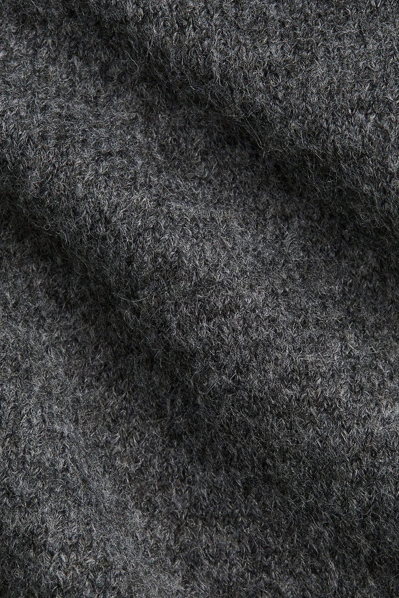 Robe en tricot à jupe évasée