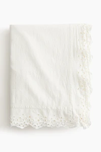 Nappe avec broderie anglaise