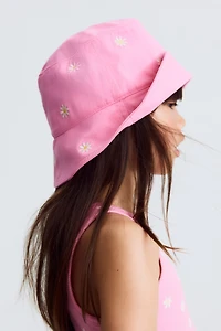 Chapeau brodé