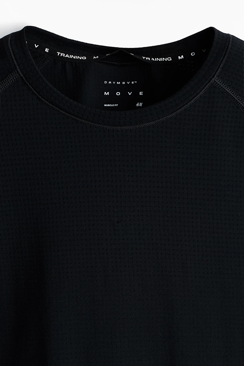 Muscle Fit Sports T-Shirt with DryMove™