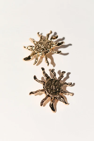 Sunburst-shaped earrings