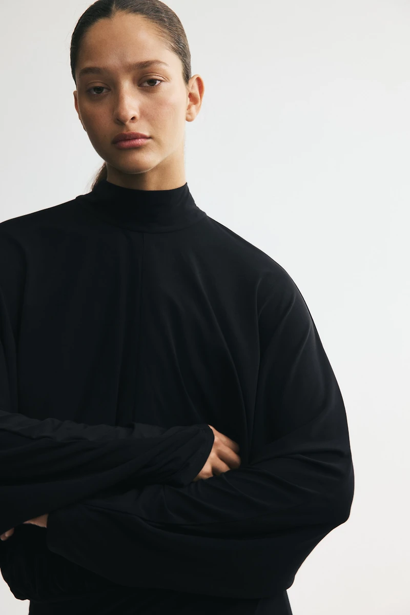 Batwing-Sleeved Tie-Detail Dress