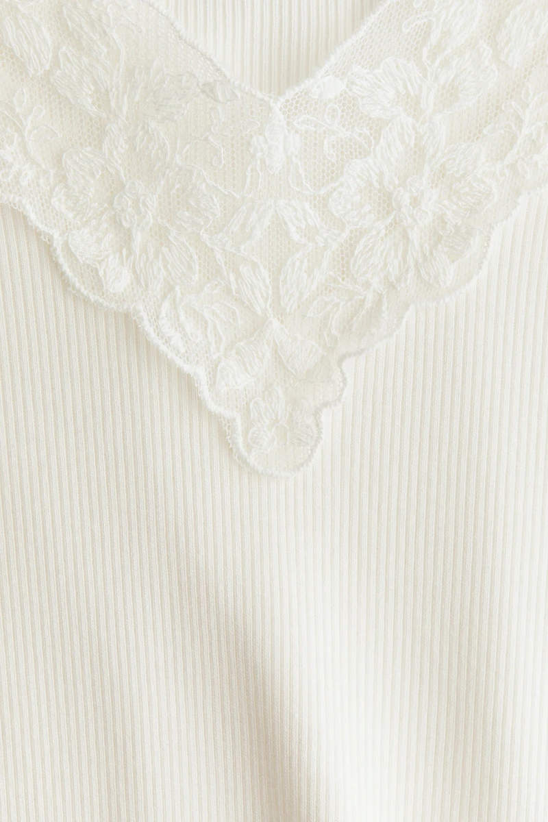 Haut côtelé à encolure en V