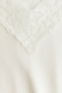 Haut côtelé à encolure en V