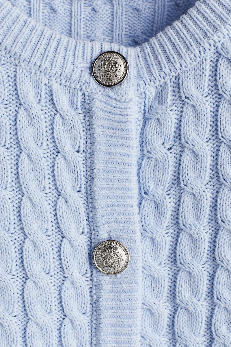 Chandail en tricot torsadé