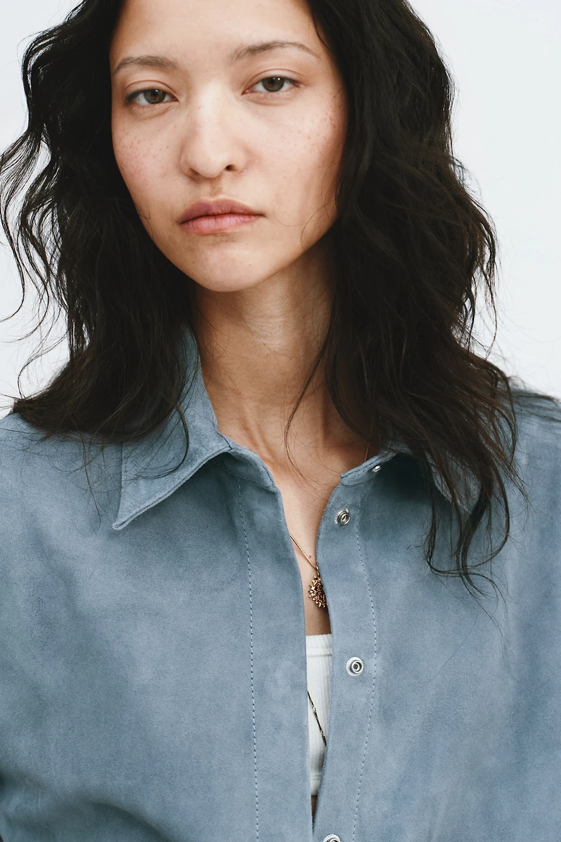 Chemise en cuir velours