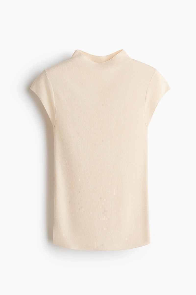Haut en fin tricot à col cheminée