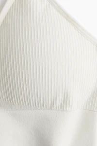 Seamless Medium-Support Sports Bra with DryMove™