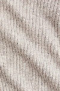 Haut épaules nues en tricot côtelé