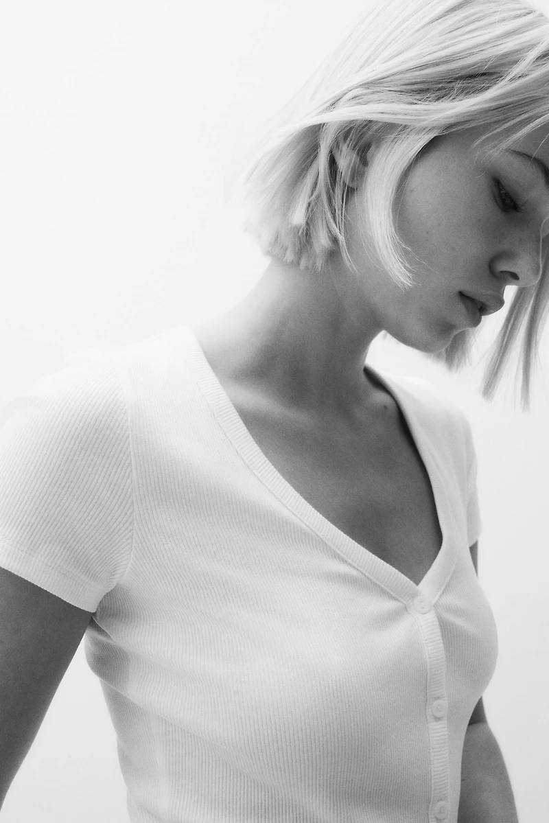 T-shirt côtelé avec boutons