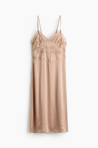 Nuisette brodée en satin de viscose