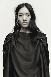 Robe à manches bouffantes en satin