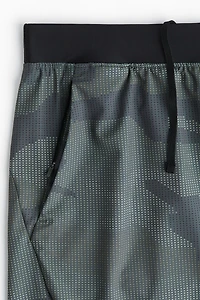 Mid-Length Sports Shorts with DryMove™