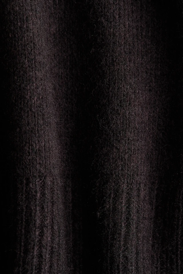 Raglan-Sleeved Sweater