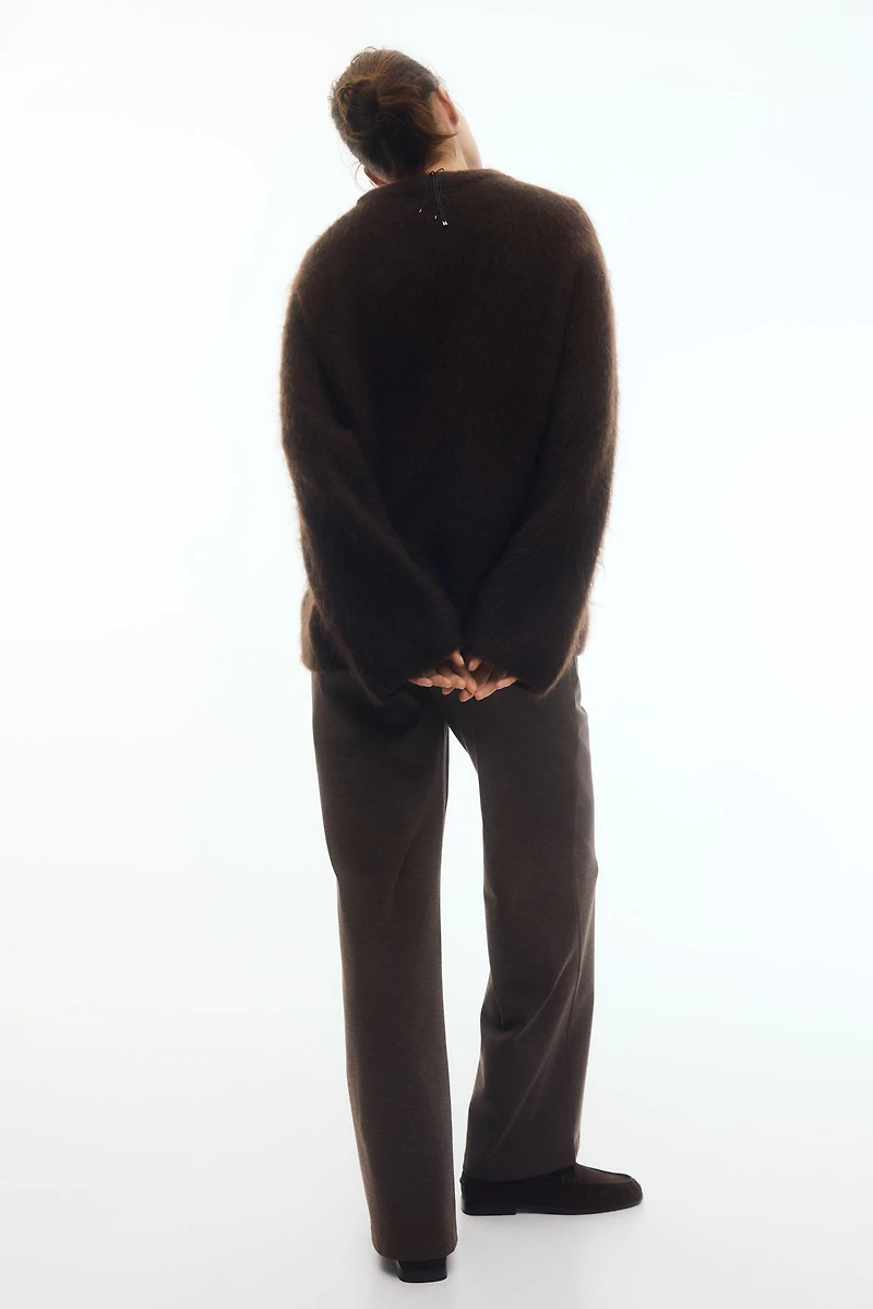 Pantalon MAMA avec plis marqués devant