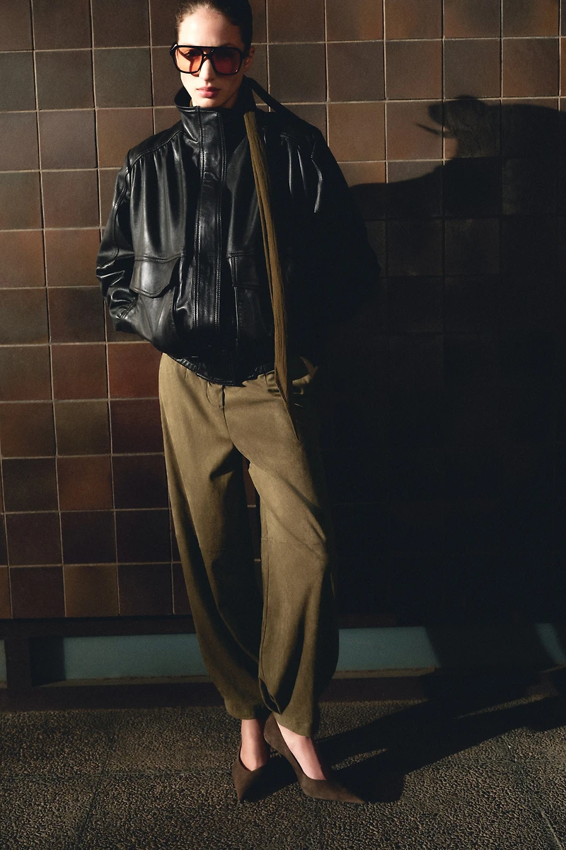 Barrel-Leg Pants