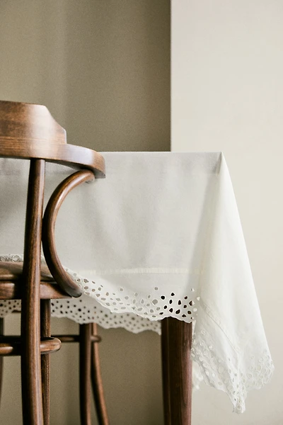 Tablecloth with Eyelet Embroidery