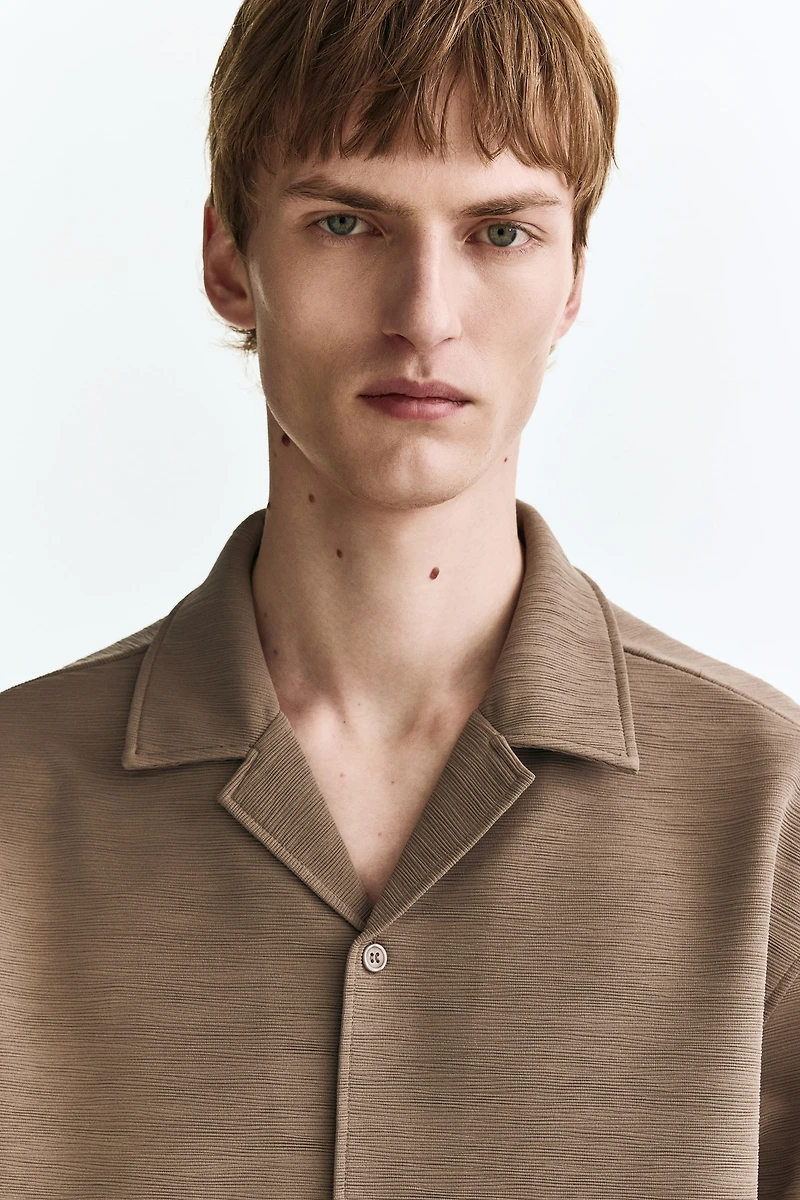 Loose-Fit Resort Shirt