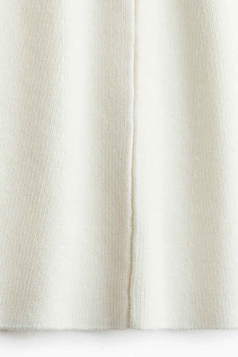 Jupe évasée en fin tricot
