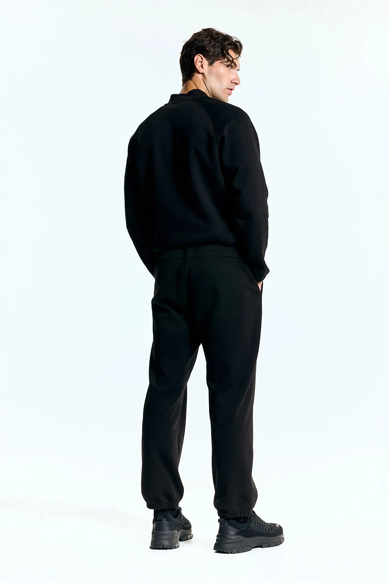 Loose-Fit Sports Joggers with DryMove™