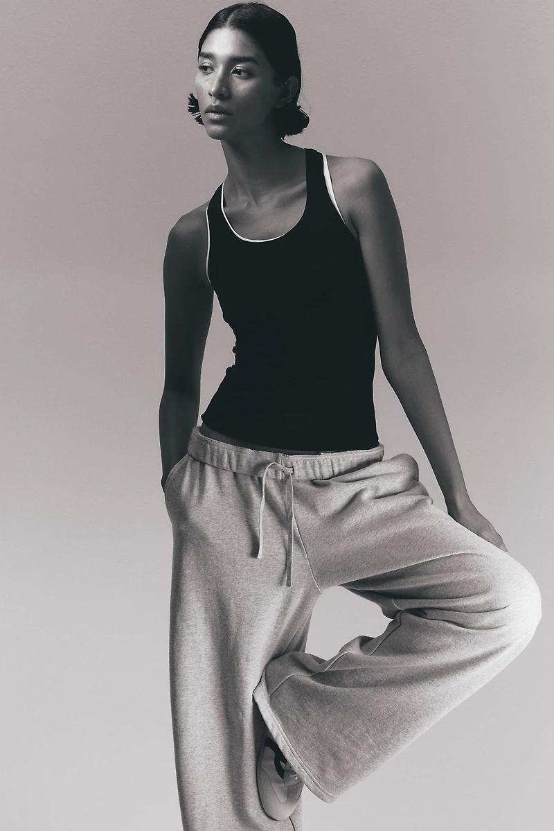 Sports Sweatpants with DryMove™