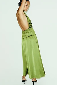 Robe froncée à dos nu
