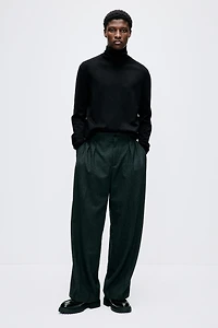 Slim Fit Fine-Knit Turtleneck Sweater