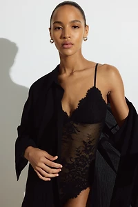 Maillot Tanga à bonnets coussinés en dentelle