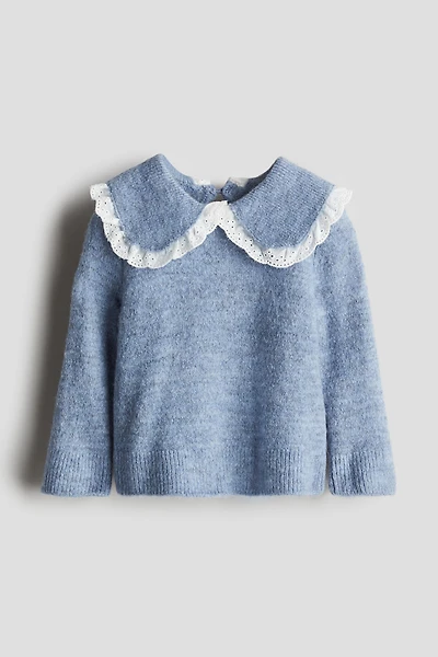 Sweater with Peter Pan Collar