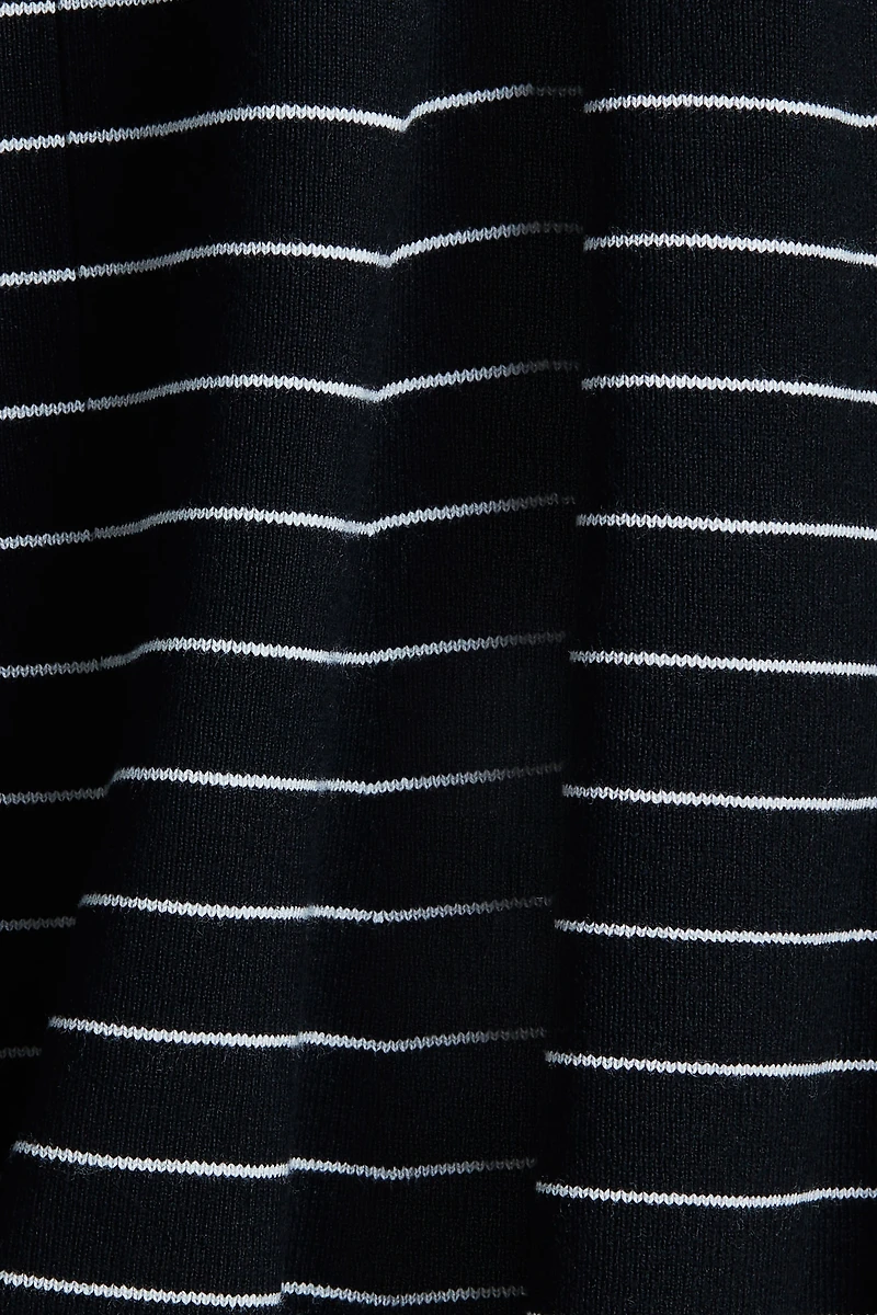 Flared Fine-Knit Skirt