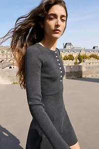 Robe en tricot côtelé avec jupe évasée