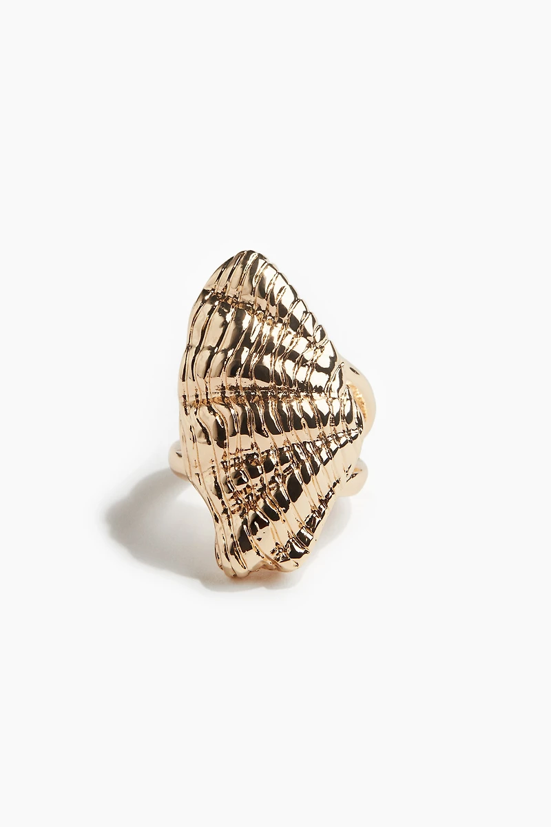 Seashell-Shaped Ring