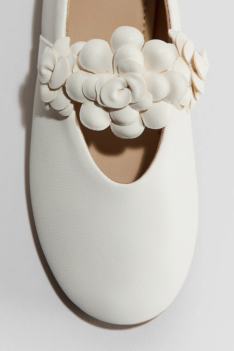 Ballerines avec appliqués