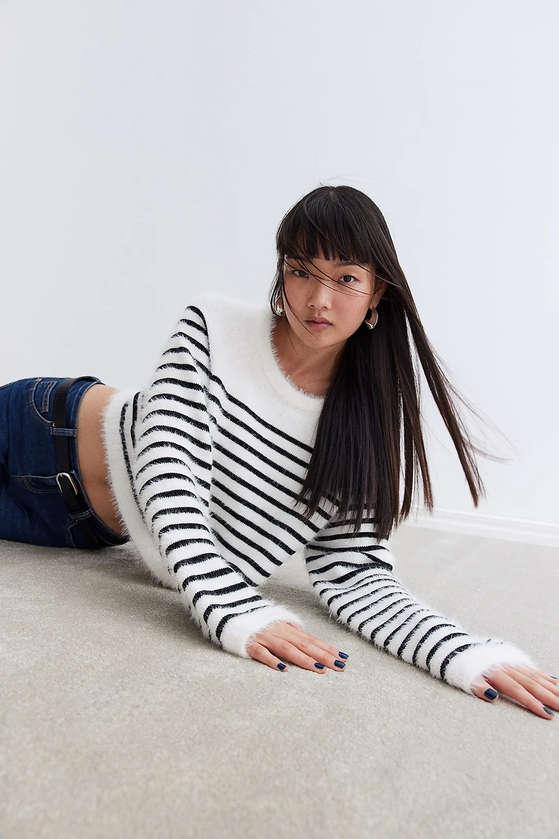 Chandail en tricot duveteux