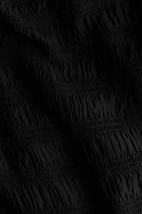 Blouse épaules nues smockée