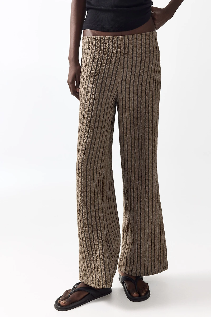 Wide-Leg Crinkled Pants