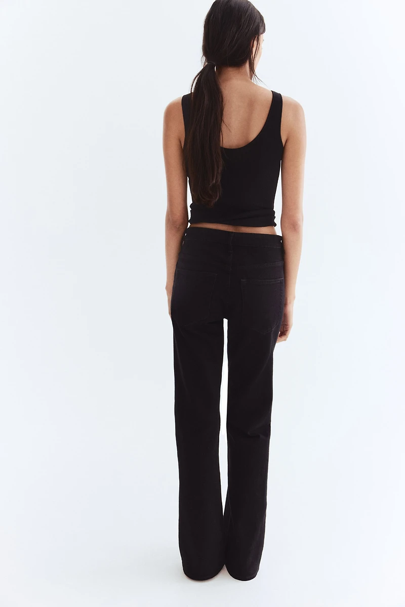 Jean taille haute jambes semi-évasées