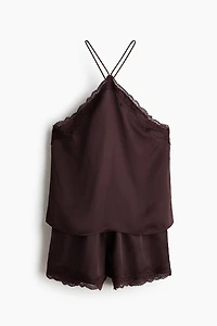 Pyjama en satin avec dentelle