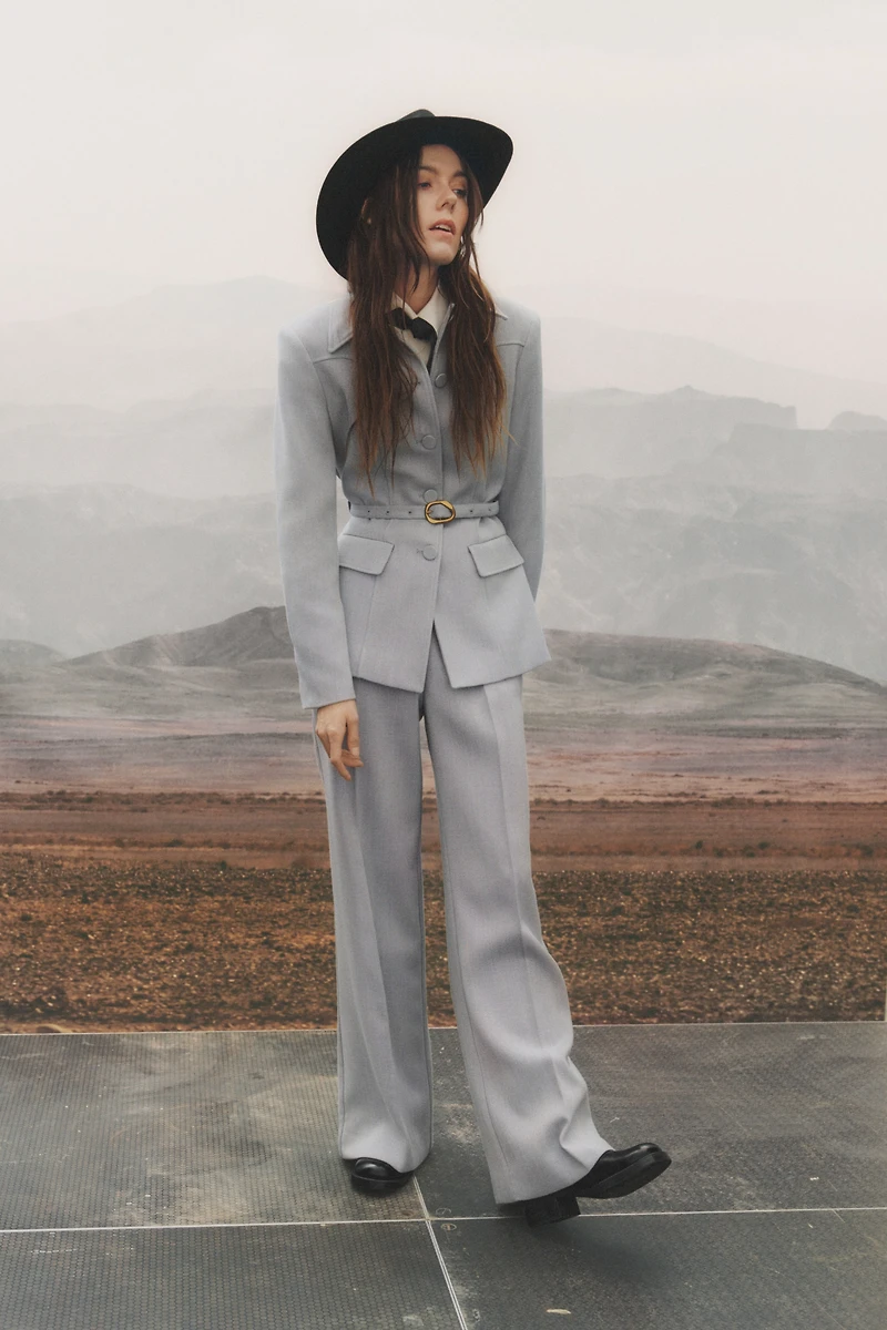 Pantalon sur mesure à jambes semi-évasées
