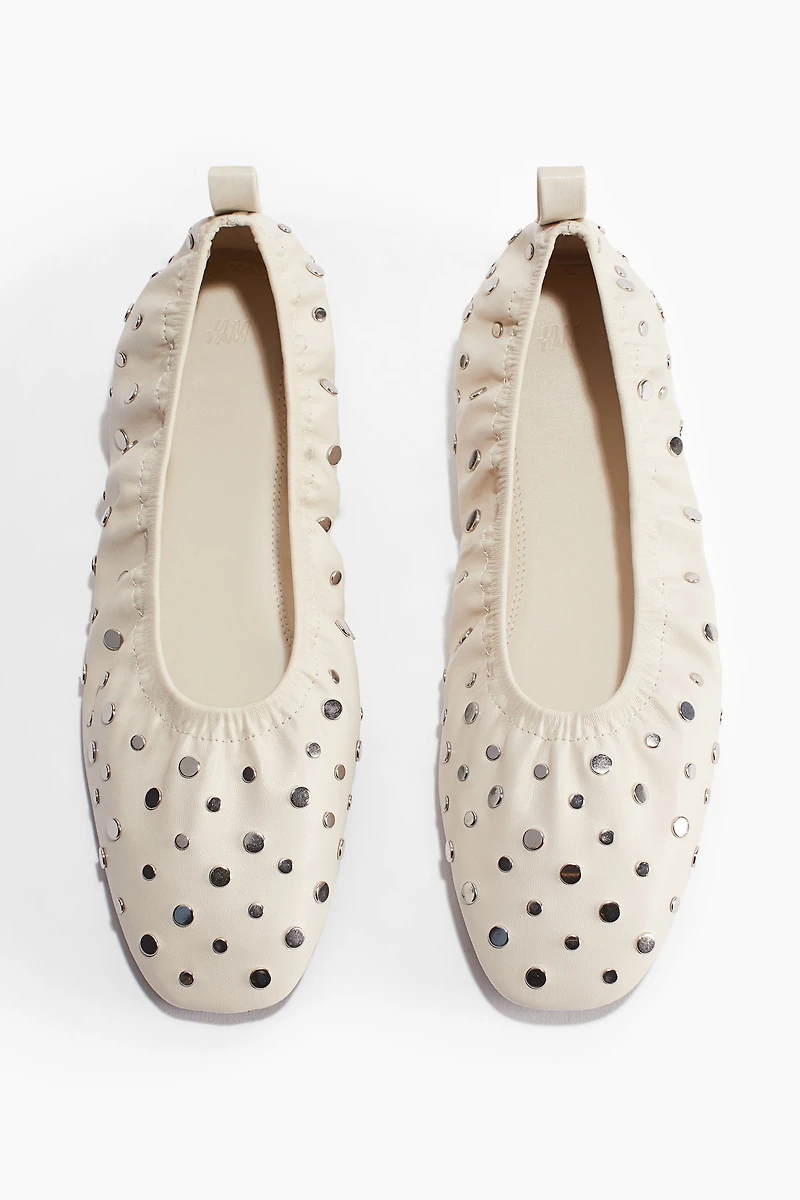 Ballerines cloutées