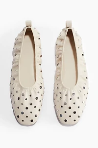 Ballerines cloutées