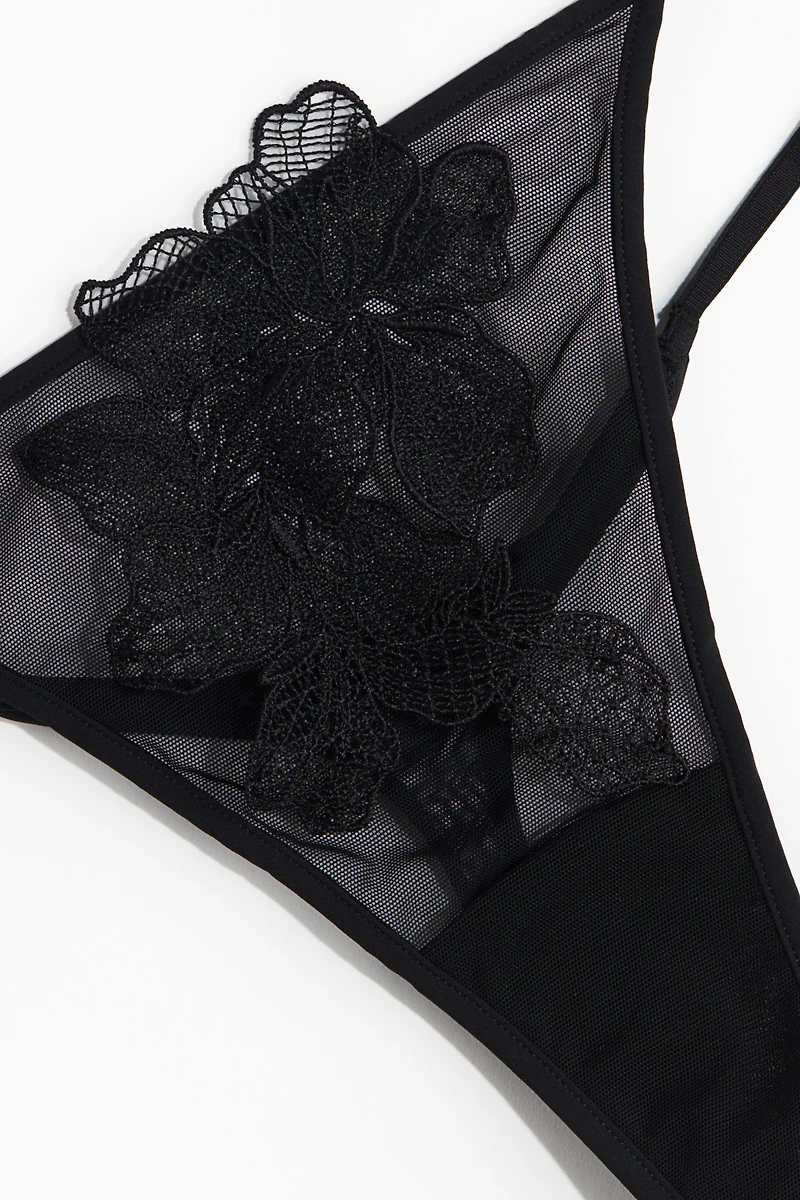 Culotte-ficelle Tanga brodée