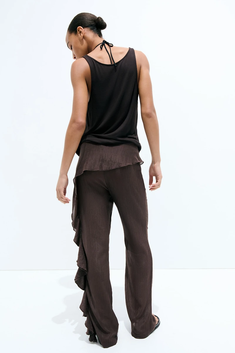 Pantalon froissé à volant