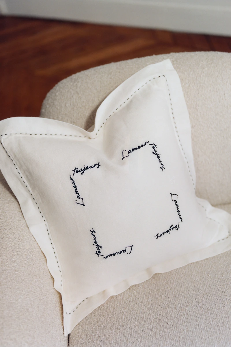 Housse de coussin en lin mélangé avec détail brodé