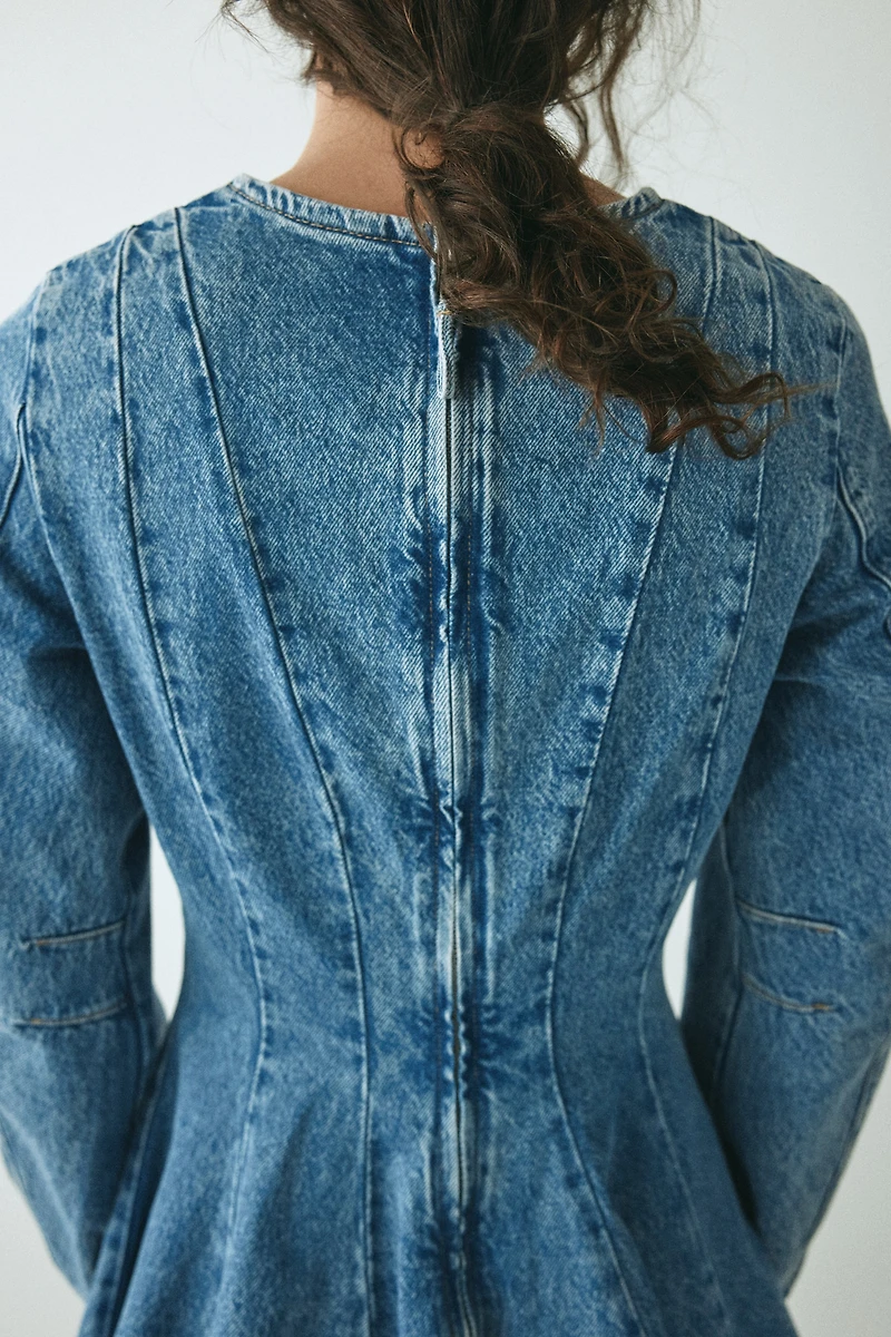 Robe en denim avec jupe évasée
