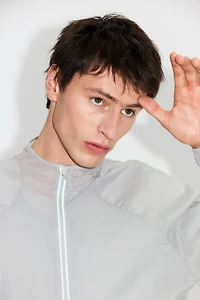 Veste de course légère et résistante à l'eau